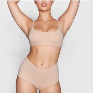 Skims Fits Everybody Scoop Bra